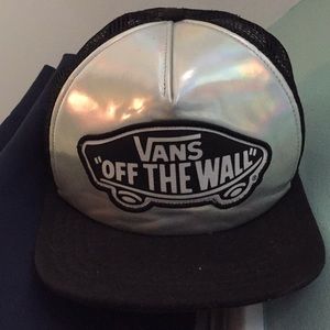 Vans reflective trucker hat w/netting